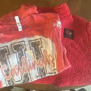 Louisville cardinal bundle!  Small tshirt and medium Sherpa 1/4 zip!